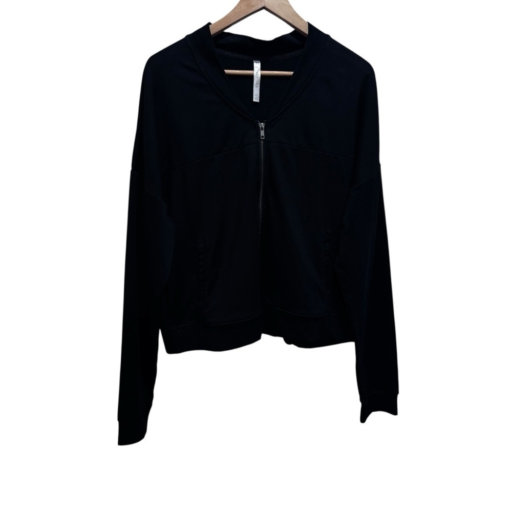 Fabletics Black Cropped Full Zip Long Sleeve Pleated Back Size XL